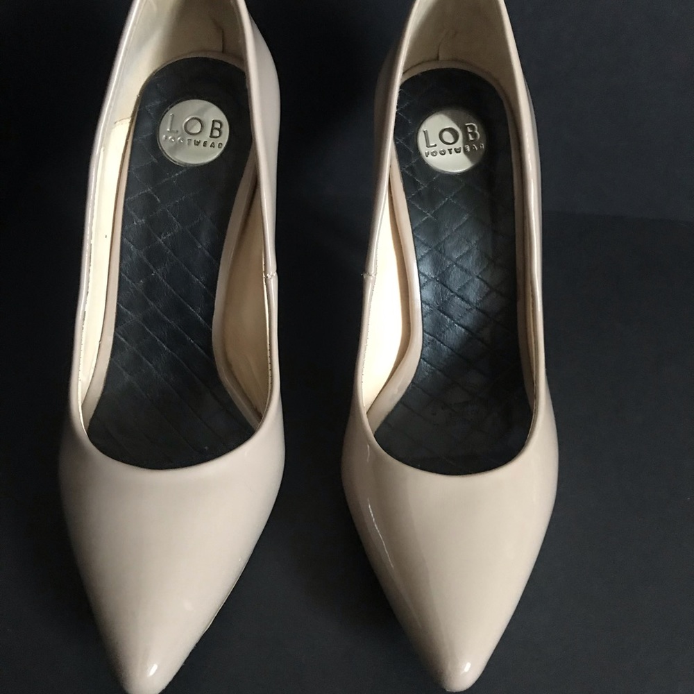 Pointed Toe Pumps - Picture 3 of 8